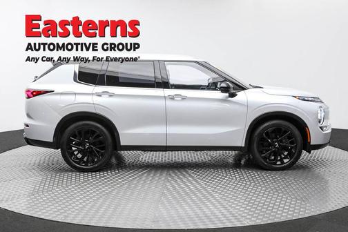 2023 Mitsubishi Outlander SE Special Edition 2WD