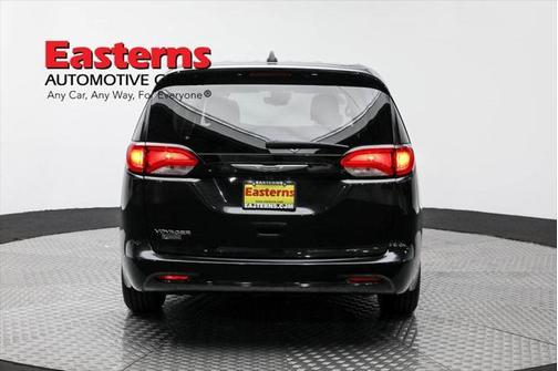 2023 Chrysler Voyager LX