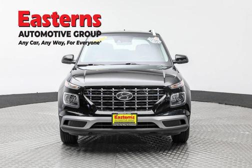 2022 Hyundai VENUE SEL