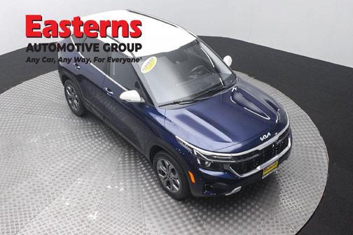 Dark Ocean Blue/White Roof 2024 Kia Seltos S
