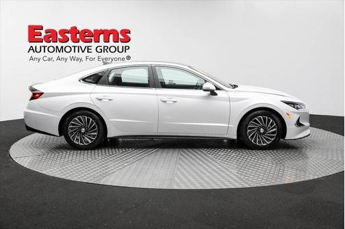 2022 Hyundai SONATA Hybrid Limited
