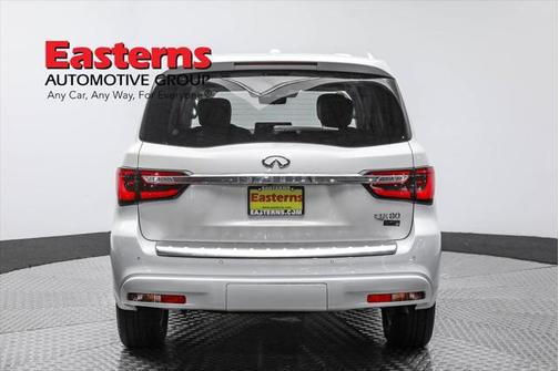 2022 INFINITI QX80 Luxe