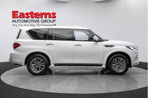 2022 INFINITI QX80 Luxe
