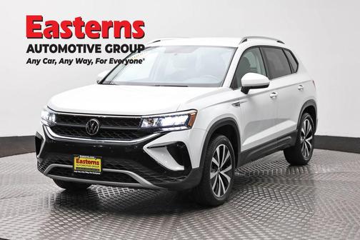 Pure White 2022 Volkswagen Taos 1.5T SE