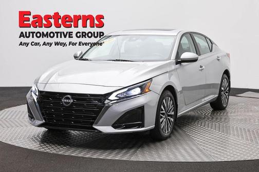 Brilliant Silver Metallic 2023 Nissan Altima 2.5 SV