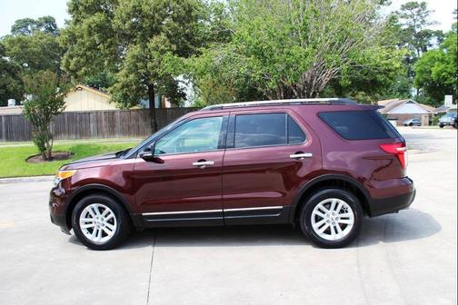 Burgundy 2012 Ford Explorer XLT