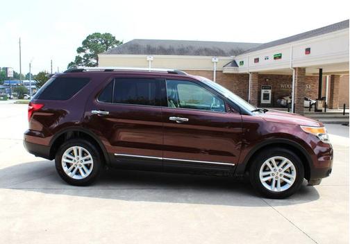 Burgundy 2012 Ford Explorer XLT
