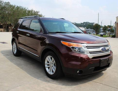 Burgundy 2012 Ford Explorer XLT