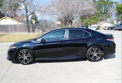 2018 Toyota Camry SE