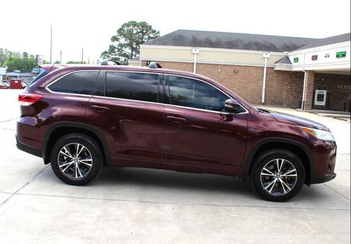 Ooh La La Rouge Mica 2018 Toyota Highlander LE