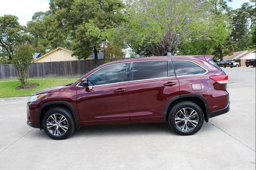 Ooh La La Rouge Mica 2018 Toyota Highlander LE