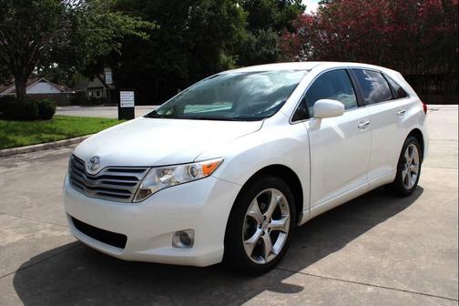 White 2009 Toyota Venza Base