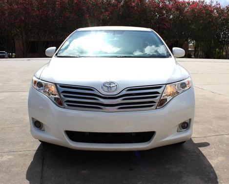 White 2009 Toyota Venza Base