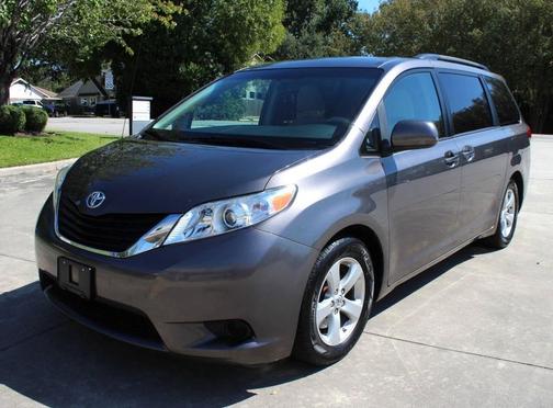 2013 Toyota Sienna LE