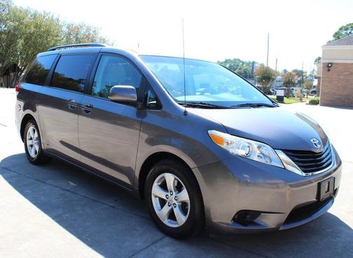 2013 Toyota Sienna LE