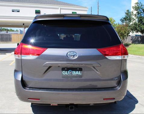 2013 Toyota Sienna LE