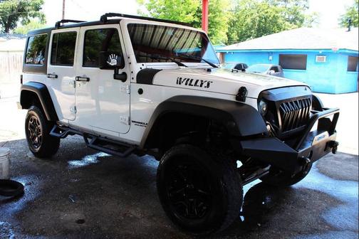 Bright White Clearcoat 2016 Jeep Wrangler Unlimited Willys Wheeler