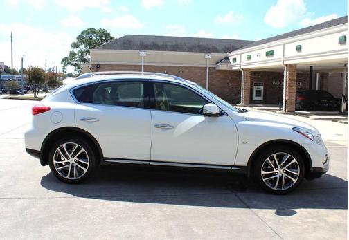 2017 INFINITI QX50 Base