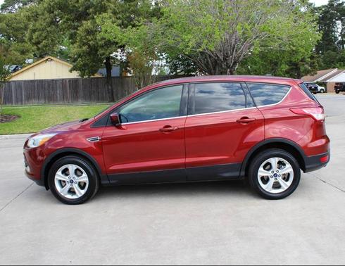 Burgundy 2016 Ford Escape SE