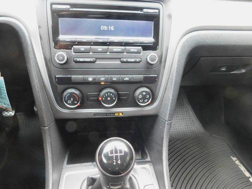 Candy White 2014 Volkswagen Passat 2.5L S