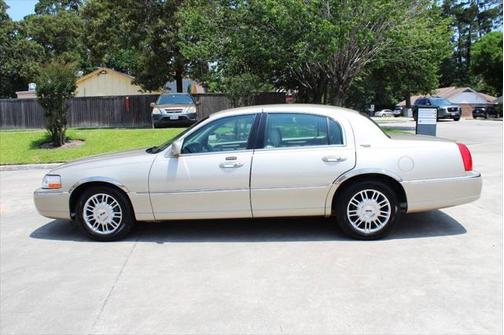 2009 Lincoln Town Car Signature