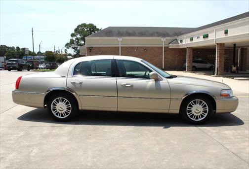 2009 Lincoln Town Car Signature