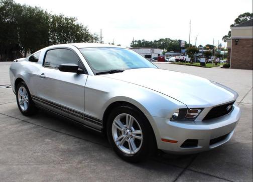 2011 Ford Mustang V6