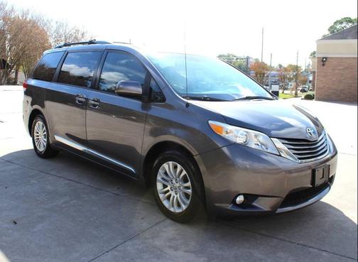 2013 Toyota Sienna XLE