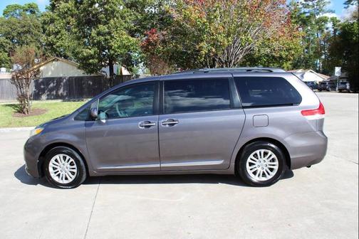2013 Toyota Sienna XLE