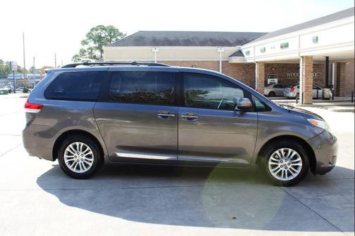 2013 Toyota Sienna XLE