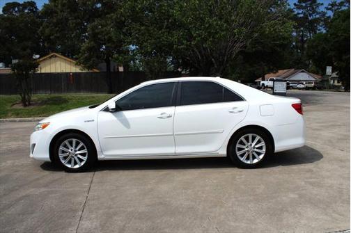 2014 Toyota Camry Hybrid LE