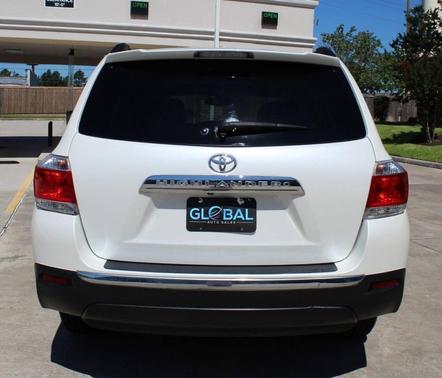 Blizzard Pearl 2012 Toyota Highlander SE