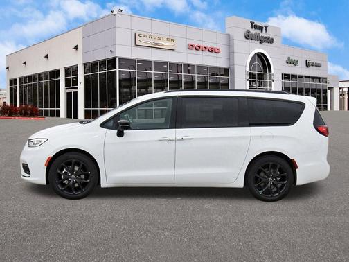 Bright White Clearcoat 2026 Chrysler Pacifica L