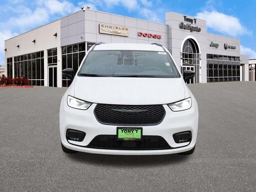 2026 Chrysler Pacifica L