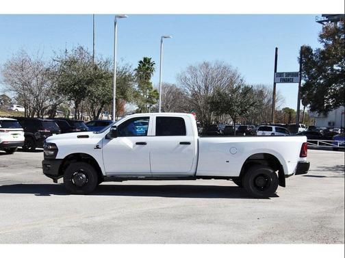 2026 RAM 3500 Tradesman Crew Cab 4x4 8' Box
