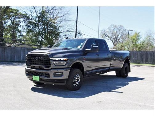 2026 RAM 3500 Laramie Crew Cab 4x4 8' Box