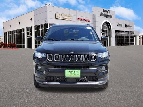 Diamond Black Crystal Pearlcoat 2026 Jeep Compass Latitude