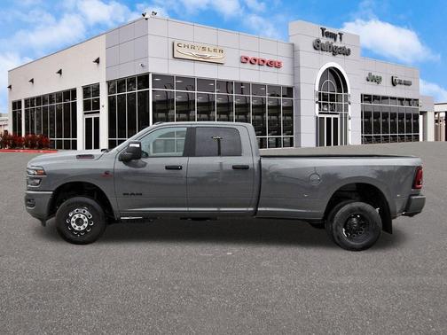 Ceramic Gray Clearcoat 2026 RAM 3500 Lone Star Crew Cab 4x4 8' Box