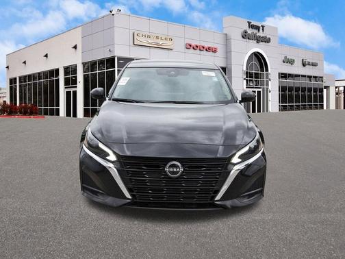 Super Black Clearcoat 2023 Nissan Altima 2.5 SL