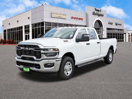 Bright White Clearcoat 2026 RAM 2500 Tradesman Crew Cab 4x2 8' Box