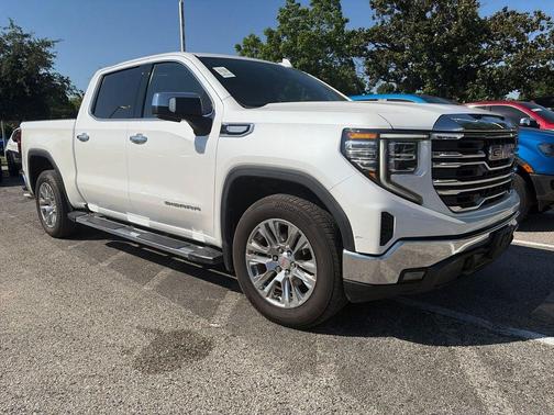 White Frost Tricoat 2022 GMC Sierra 1500 SLT