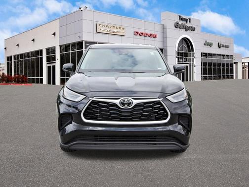 Midnight Black Metallic 2023 Toyota Highlander L