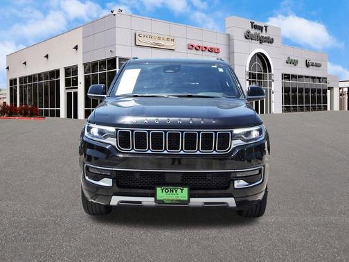 Diamond Black Crystal Pearlcoat 2024 Jeep Wagoneer Series II 4x2