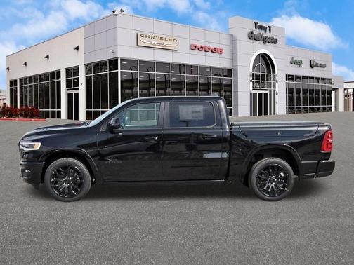 Diamond Black Crystal Pearlcoat 2026 RAM 1500 Limited