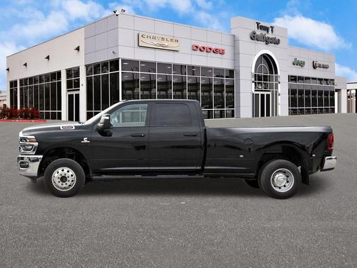 2026 RAM 3500 Tradesman Crew Cab 4x4 8' Box