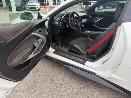 Summit White 2018 Chevrolet Camaro ZL1