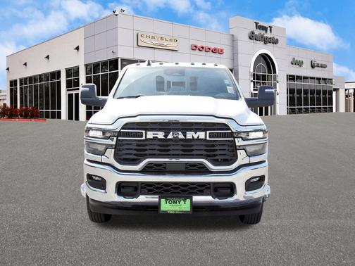 2026 RAM 3500 Tradesman Crew Cab 4x4 8' Box