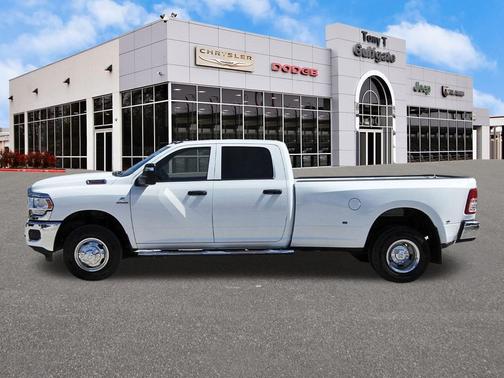 2024 RAM 3500 Tradesman Crew Cab 4x4 8' Box