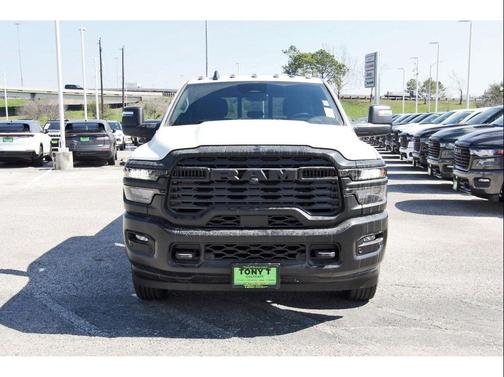 2026 RAM 2500 Tradesman Crew Cab 4x4 8' Box