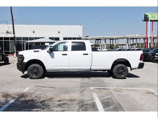 2026 RAM 2500 Tradesman Crew Cab 4x4 8' Box